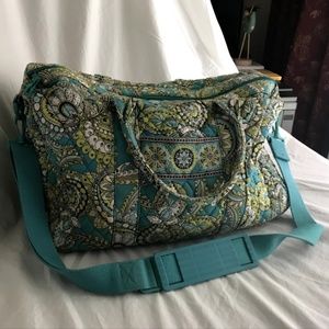 Vera Bradley _ The peacock Duffel